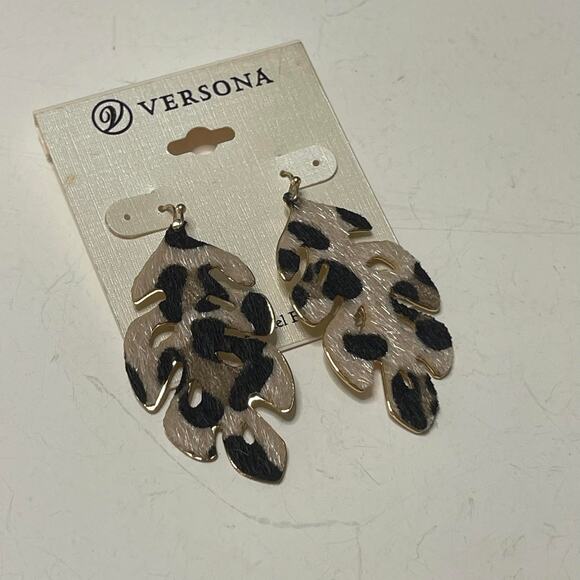 pierced earrings gold tone dangle drop pierced with animal print costume jewelry - Picture 1 of 10